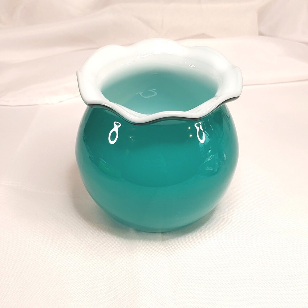 Gorgeous Design China 4" Ruffled Edge Glass Bowl Vase Turquoise & White Inside - Picture 5 of 10